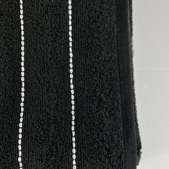 Tommy Hilfiger Bath Towels Set of 2 Park Stripe Black White Plush Cotton NEW - Picture 8 of 8
